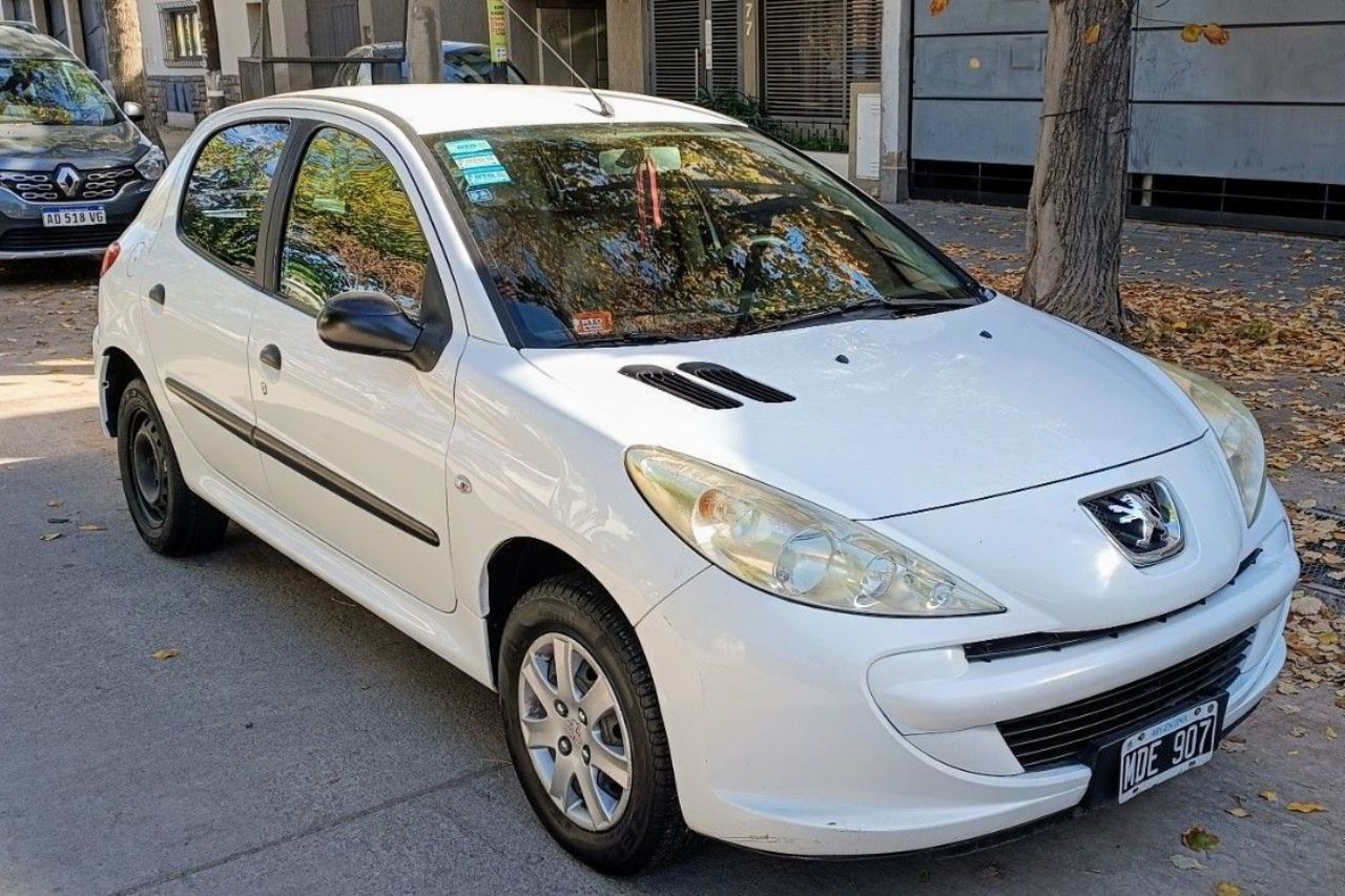 Peugeot 207 Usado Financiado en Mendoza, deRuedas