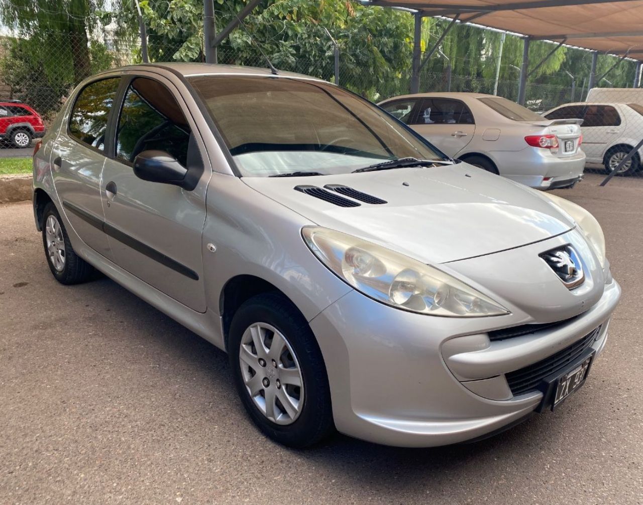 Peugeot 207 Usado Financiado en Mendoza, deRuedas