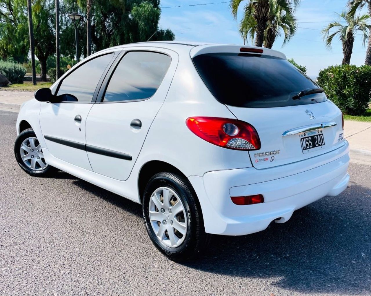 Peugeot 207 Usado Financiado en Mendoza, deRuedas