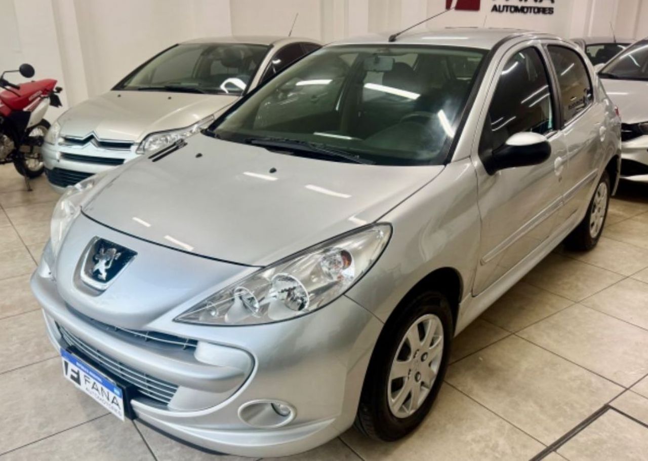 Peugeot 207 Usado Financiado en Mendoza, deRuedas