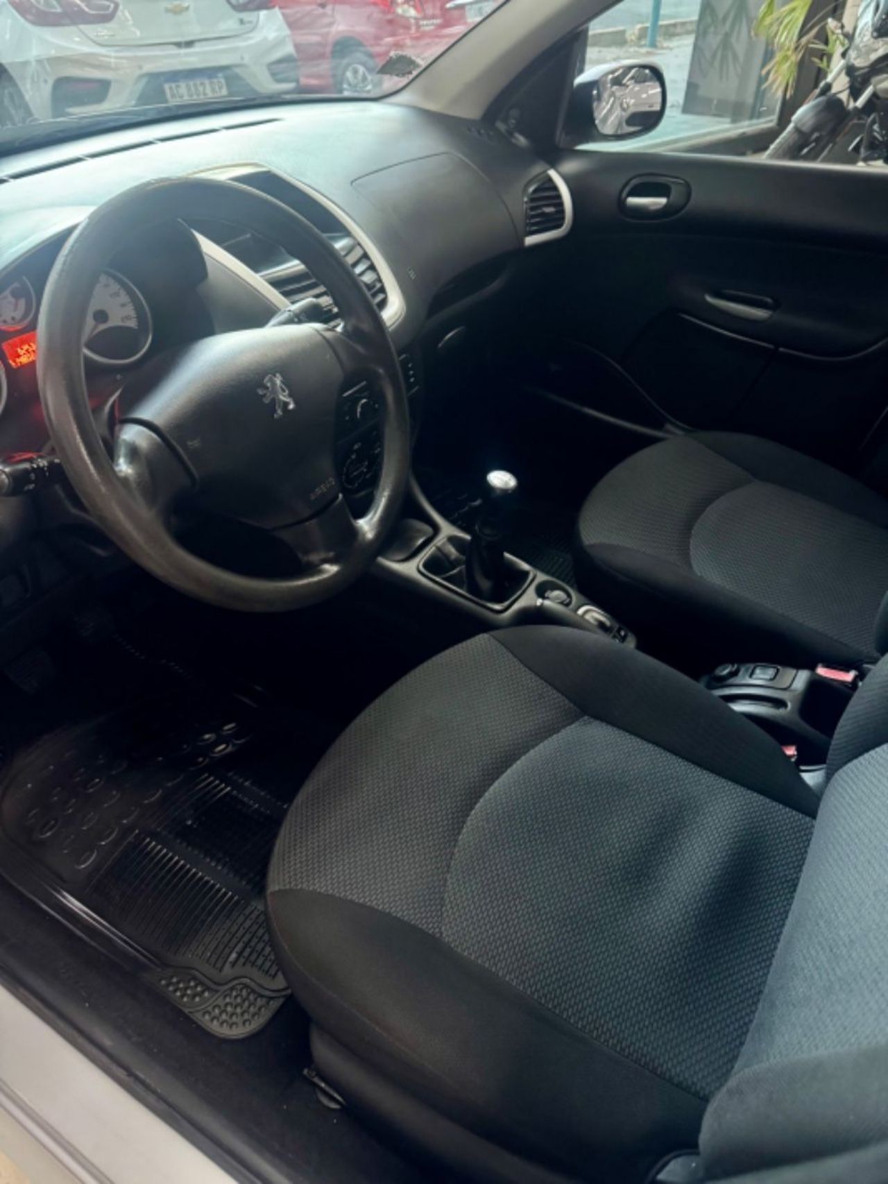 Peugeot 207 Usado Financiado en Mendoza, deRuedas