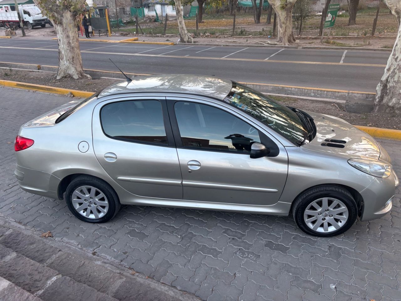 Peugeot 207 Usado en Mendoza, deRuedas
