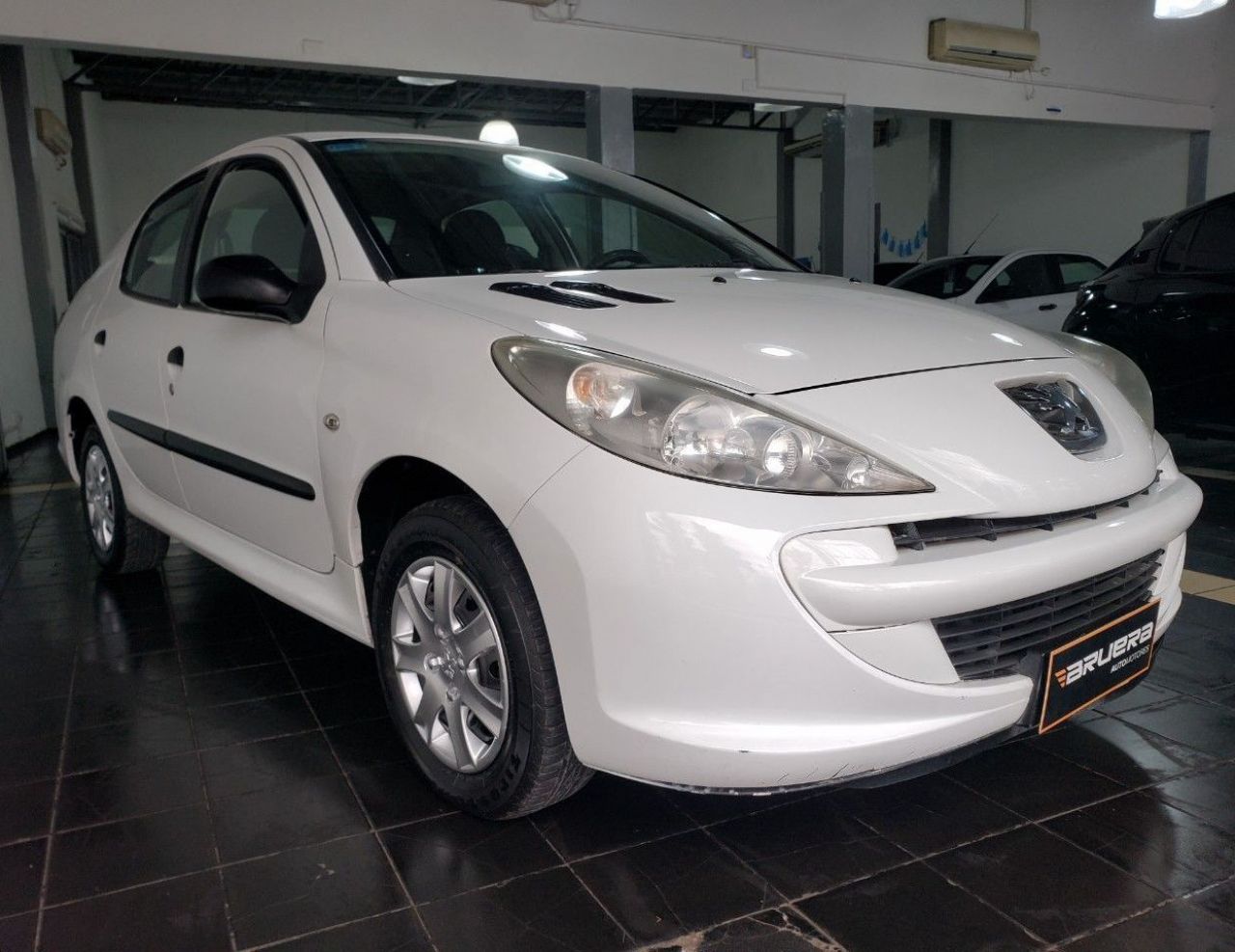 Peugeot 207 Usado Financiado en Mendoza, deRuedas