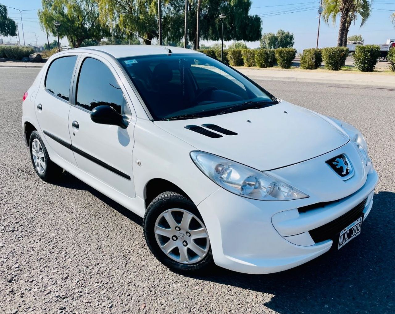Peugeot 207 Usado Financiado en Mendoza, deRuedas