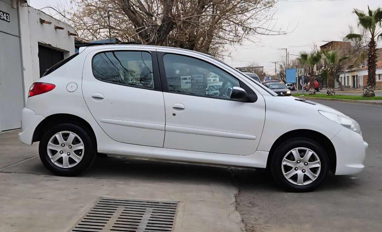 Peugeot 207 Usado Financiado en Mendoza, deRuedas