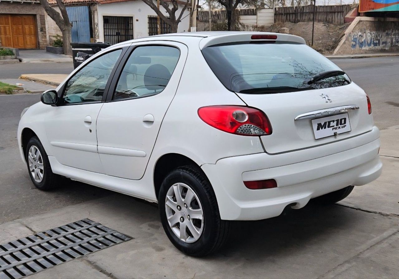 Peugeot 207 Usado Financiado en Mendoza, deRuedas