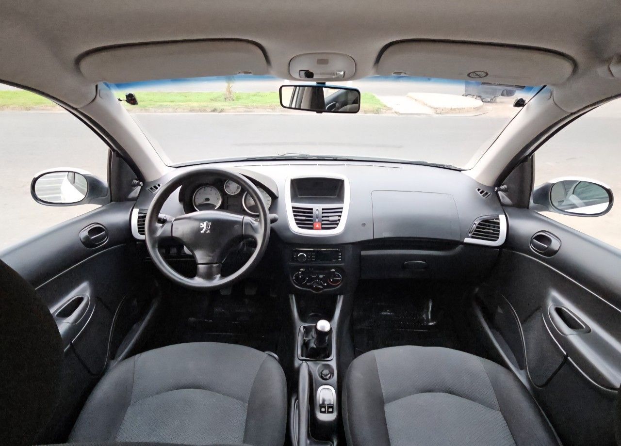 Peugeot 207 Usado Financiado en Mendoza, deRuedas