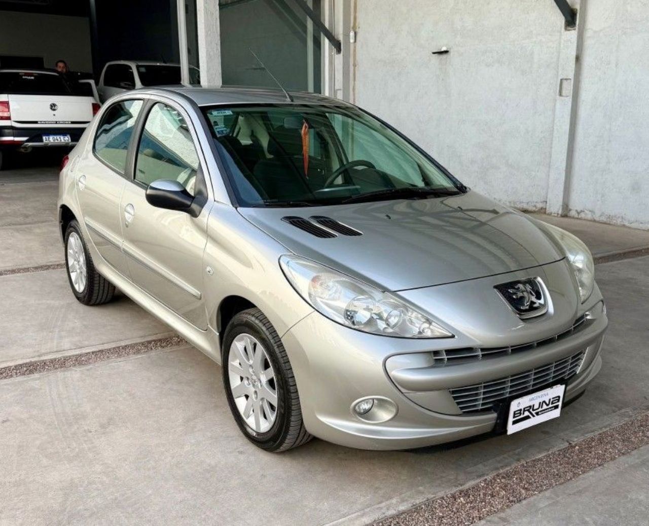 Peugeot 207 Usado Financiado en Mendoza, deRuedas