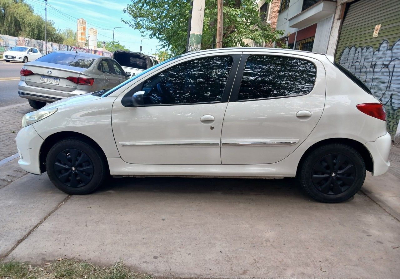 Peugeot 207 Usado Financiado en Mendoza, deRuedas