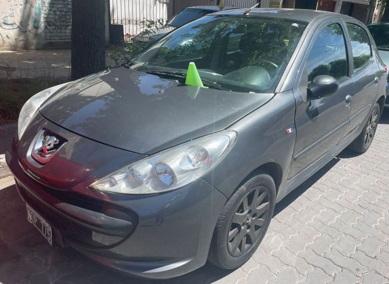 Peugeot 207 Usado Financiado en Mendoza, deRuedas
