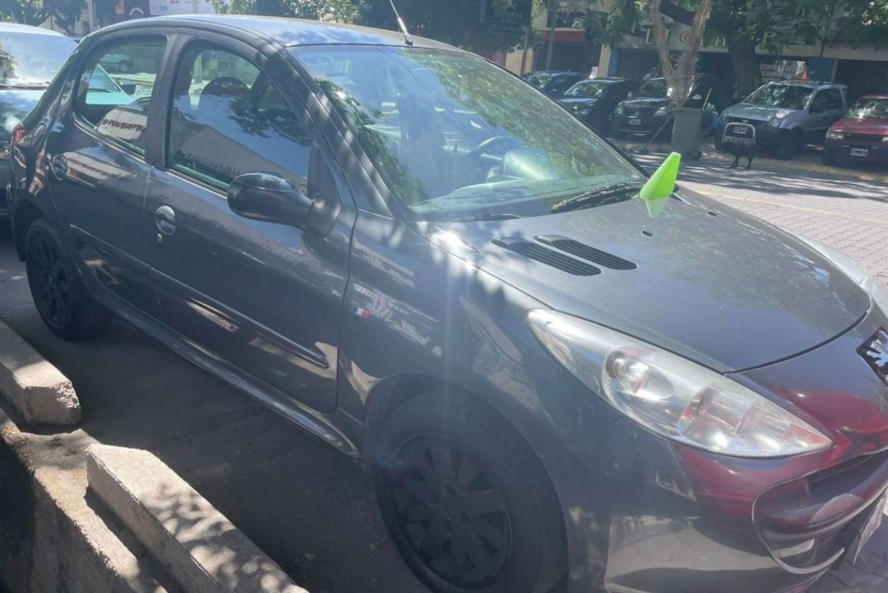 Peugeot 207 Usado Financiado en Mendoza, deRuedas