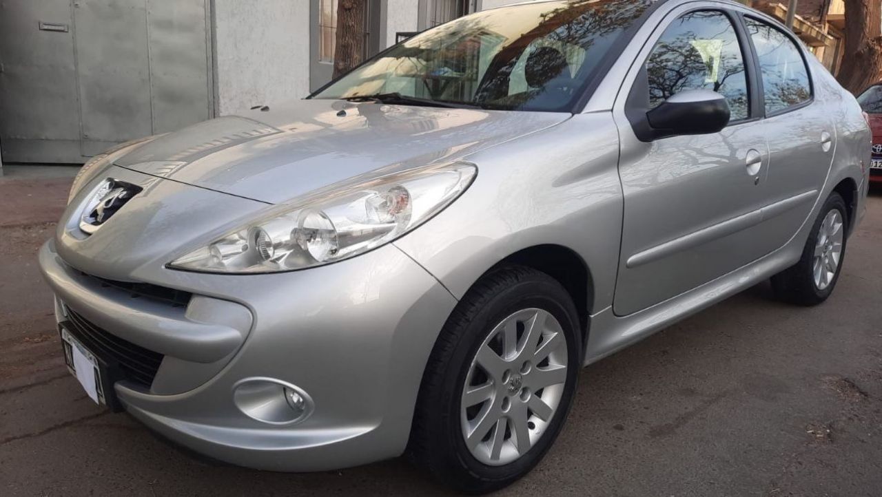 Peugeot 207 Usado Financiado en Mendoza, deRuedas