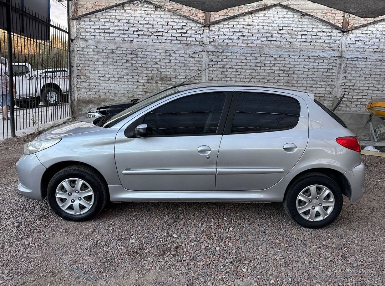 Peugeot 207 Usado Financiado en Mendoza, deRuedas