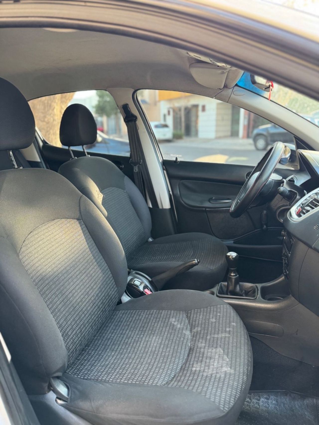 Peugeot 207 Usado Financiado en San Juan, deRuedas