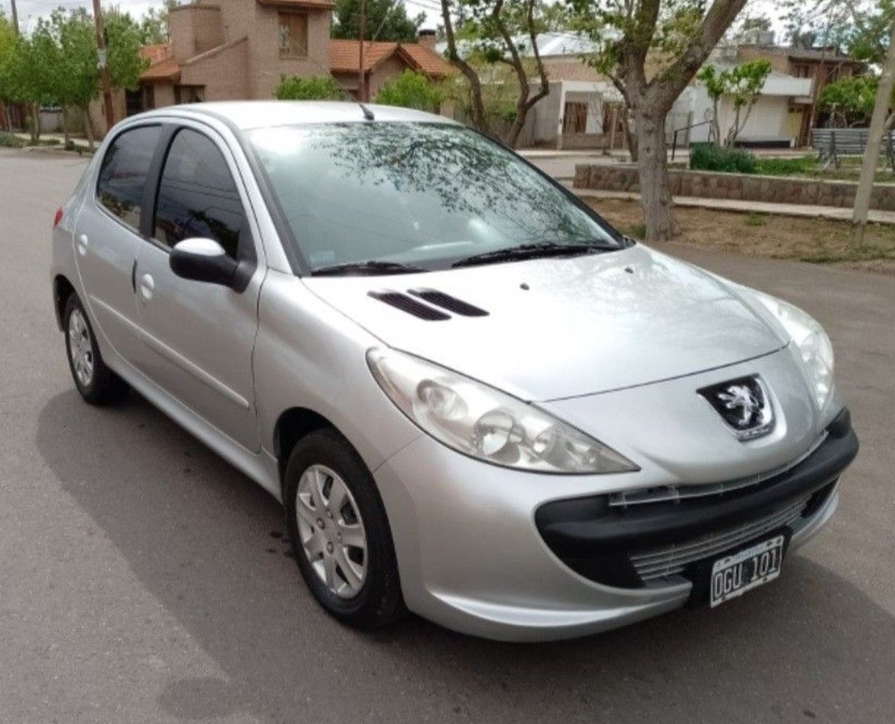 Peugeot 207 Usado Financiado en Mendoza, deRuedas