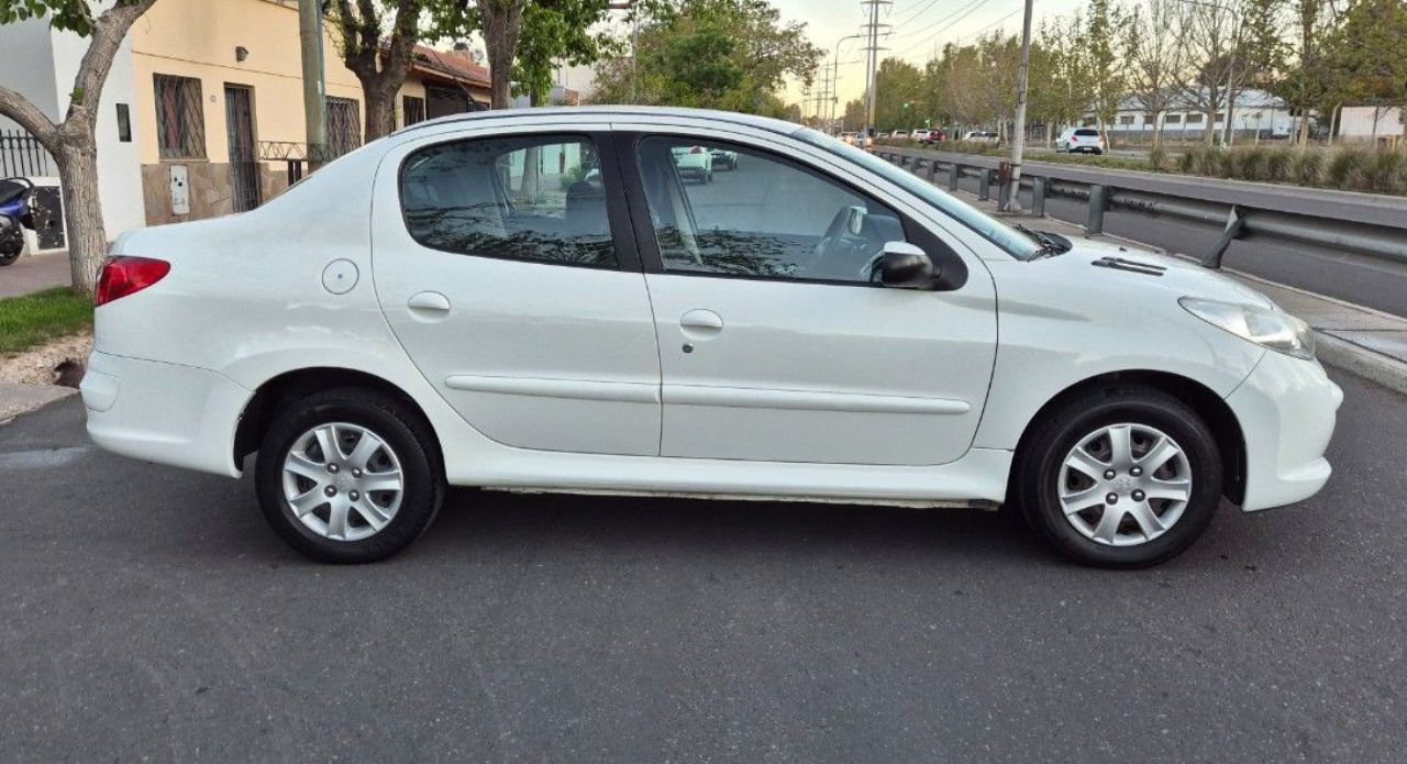 Peugeot 207 Usado Financiado en Mendoza, deRuedas