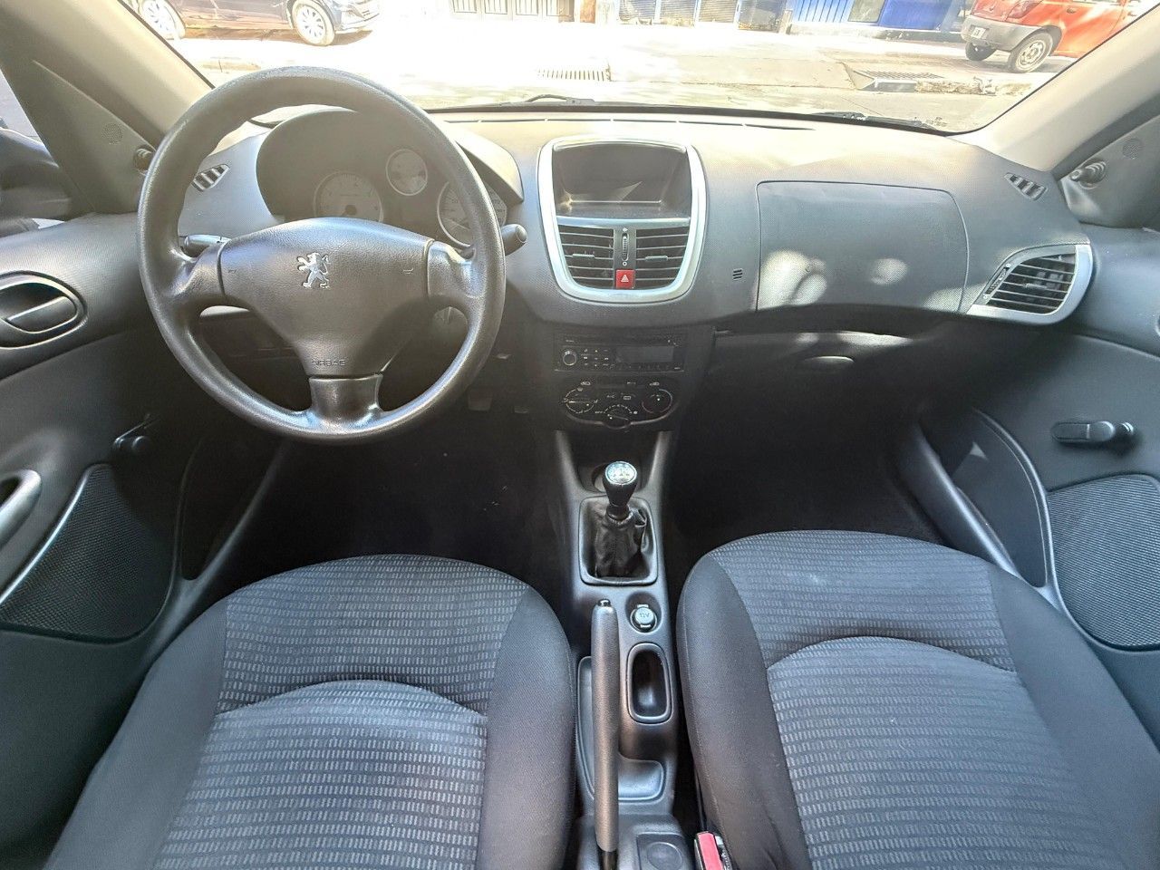 Peugeot 207 Usado Financiado en Mendoza, deRuedas