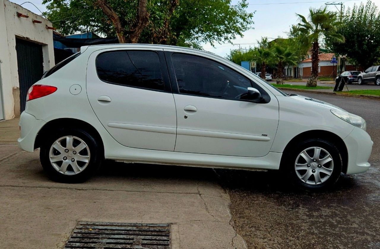 Peugeot 207 Usado Financiado en Mendoza, deRuedas