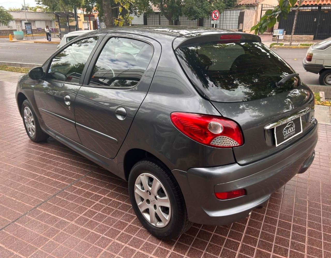 Peugeot 207 Usado Financiado en Mendoza, deRuedas