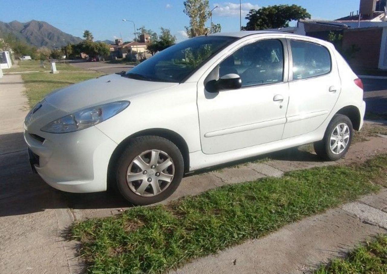 Peugeot 207 Usado en San Luis, deRuedas
