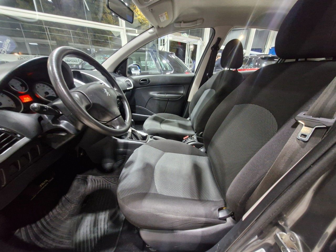 Peugeot 207 Usado Financiado en Mendoza, deRuedas