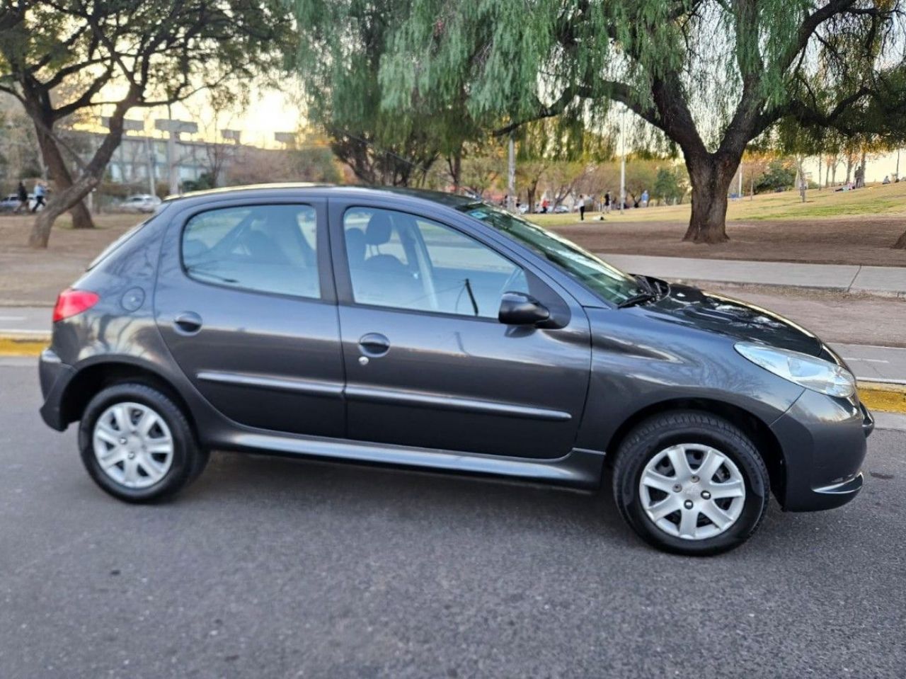 Peugeot 207 Usado Financiado en Mendoza, deRuedas