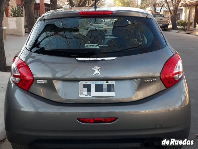 Peugeot 208 Usado en Mendoza, deRuedas