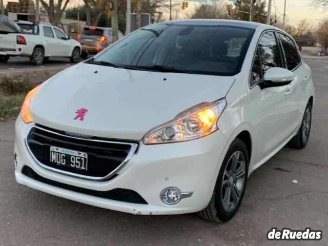 Peugeot 208 Usado en Mendoza, deRuedas