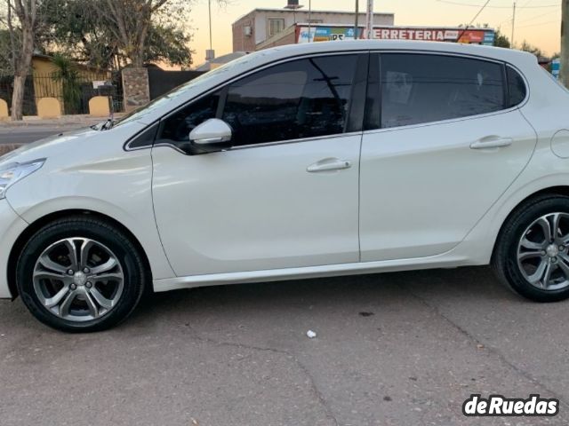 Peugeot 208 Usado en Mendoza, deRuedas