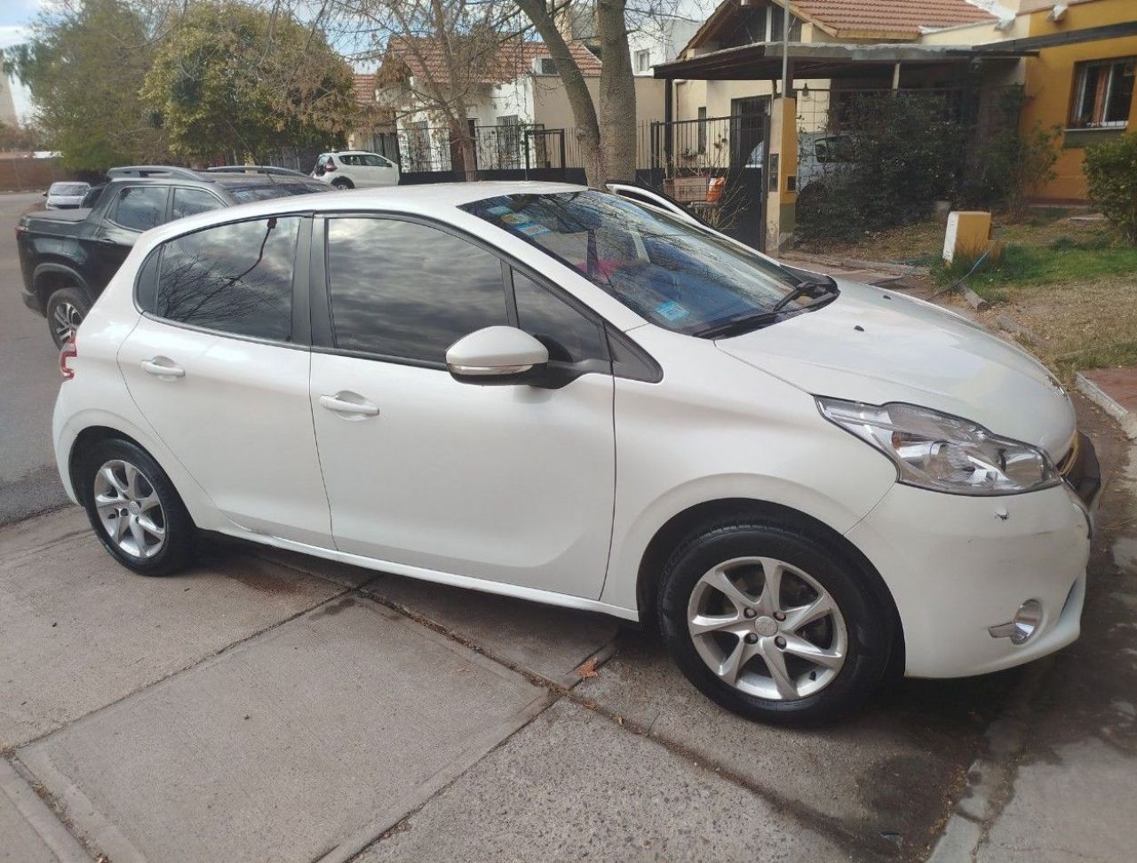 Peugeot 208 Usado en Mendoza, deRuedas