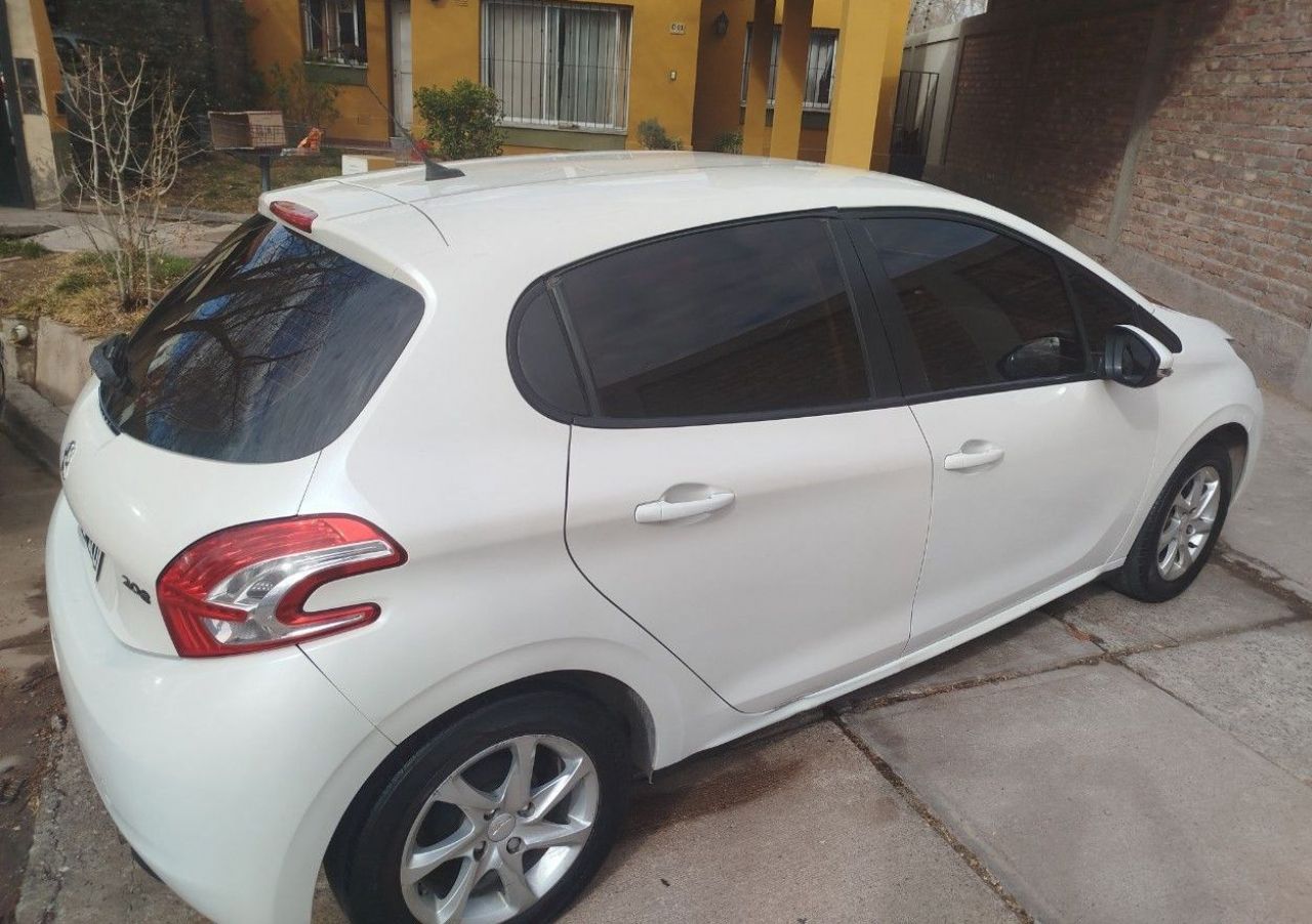Peugeot 208 Usado en Mendoza, deRuedas