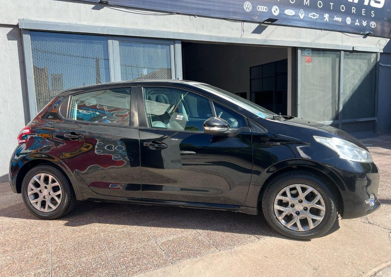 Peugeot 208 Usado Financiado en Mendoza, deRuedas