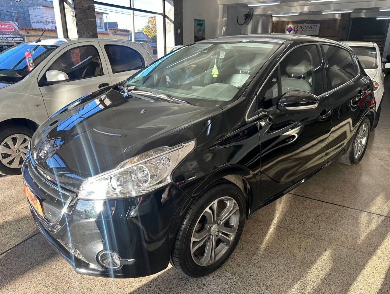Peugeot 208 Usado Financiado en Mendoza, deRuedas