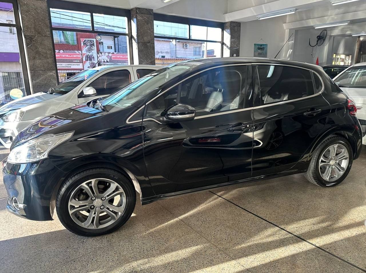 Peugeot 208 Usado Financiado en Mendoza, deRuedas