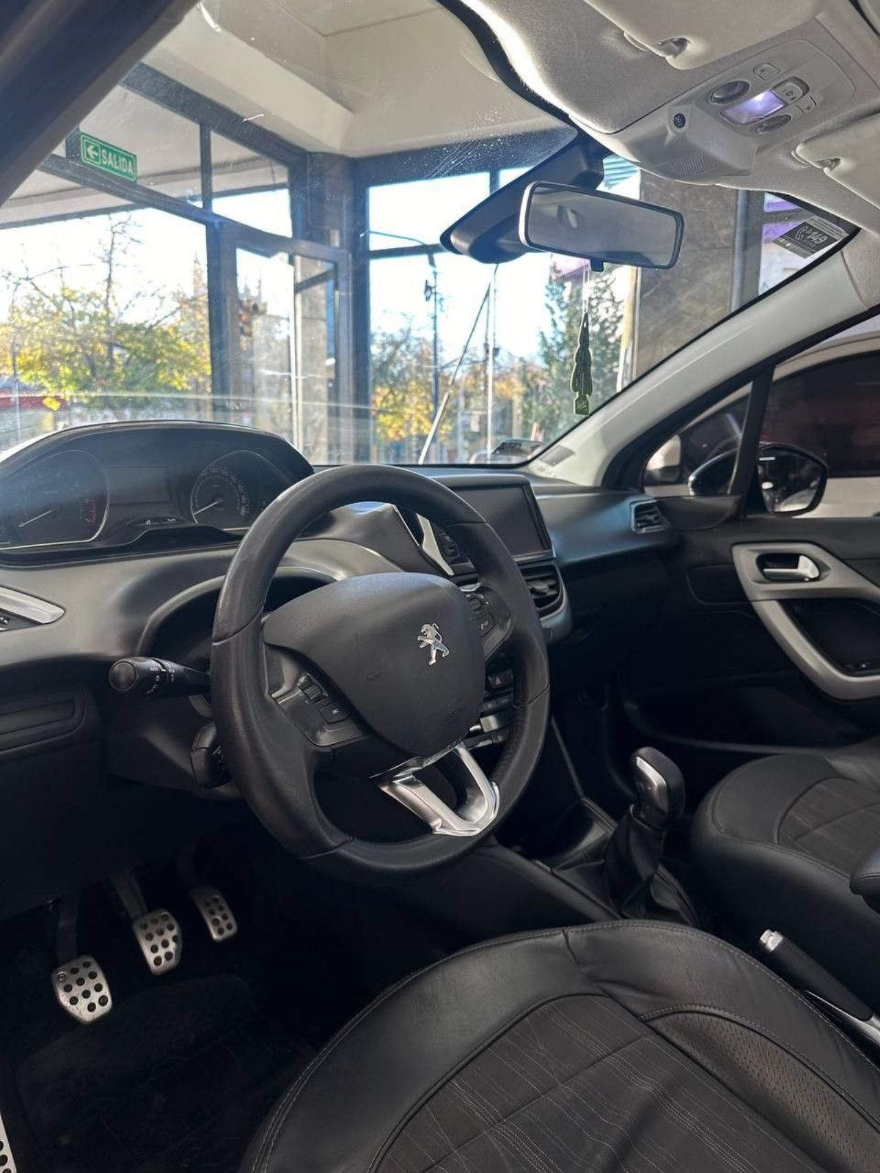 Peugeot 208 Usado Financiado en Mendoza, deRuedas