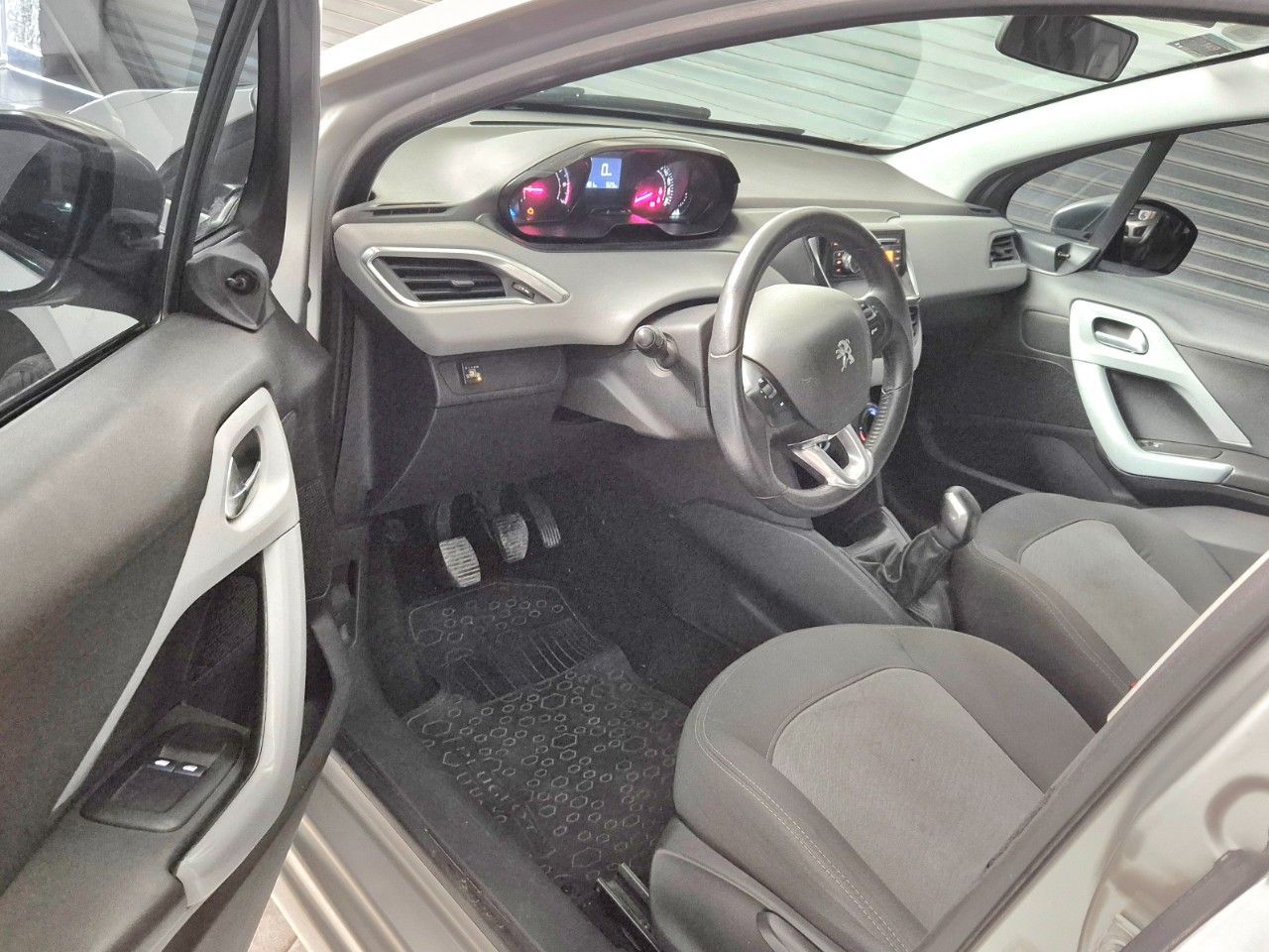 Peugeot 208 Usado Financiado en Mendoza, deRuedas