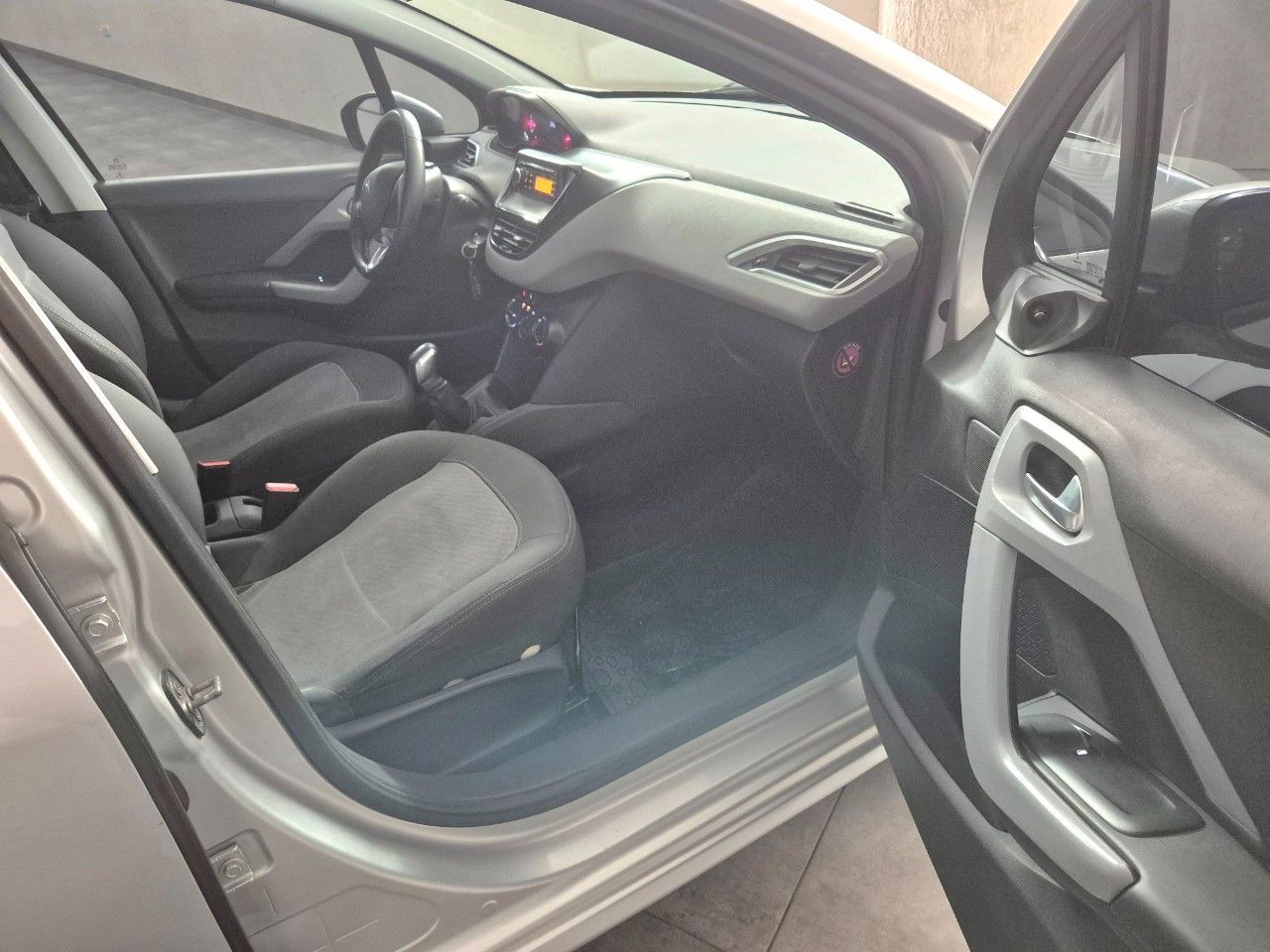 Peugeot 208 Usado Financiado en Mendoza, deRuedas
