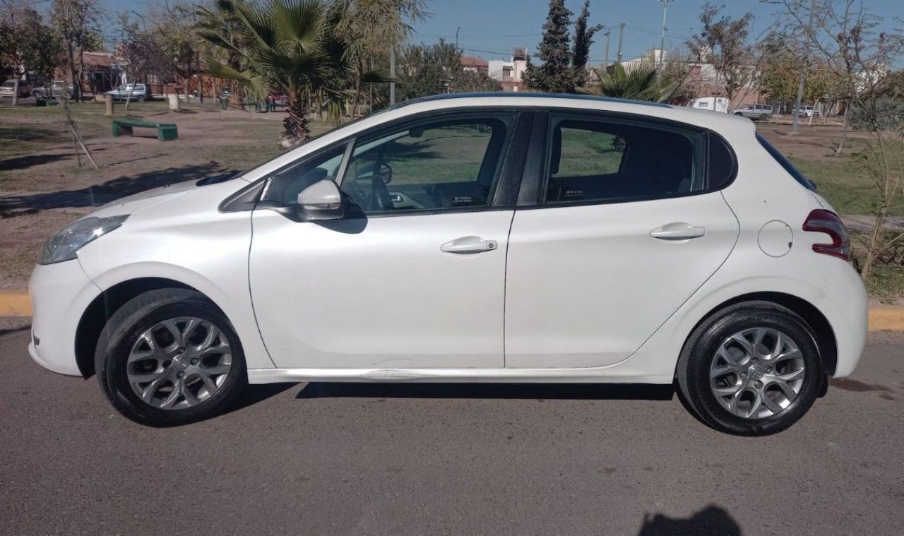 Peugeot 208 Usado en Mendoza, deRuedas
