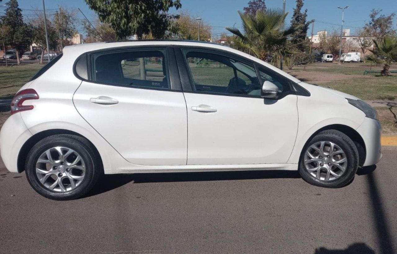Peugeot 208 Usado en Mendoza, deRuedas