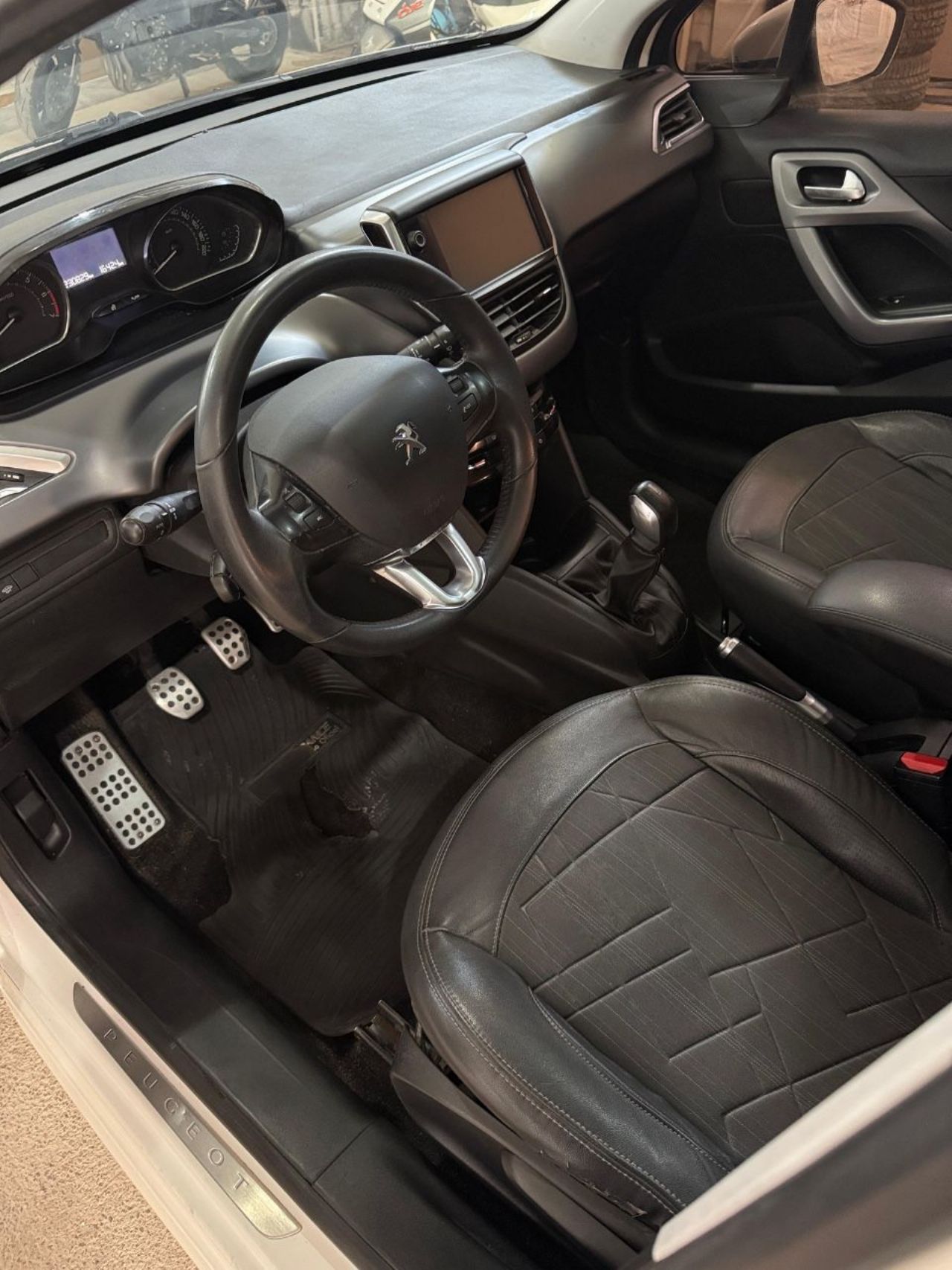 Peugeot 208 Usado Financiado en Mendoza, deRuedas