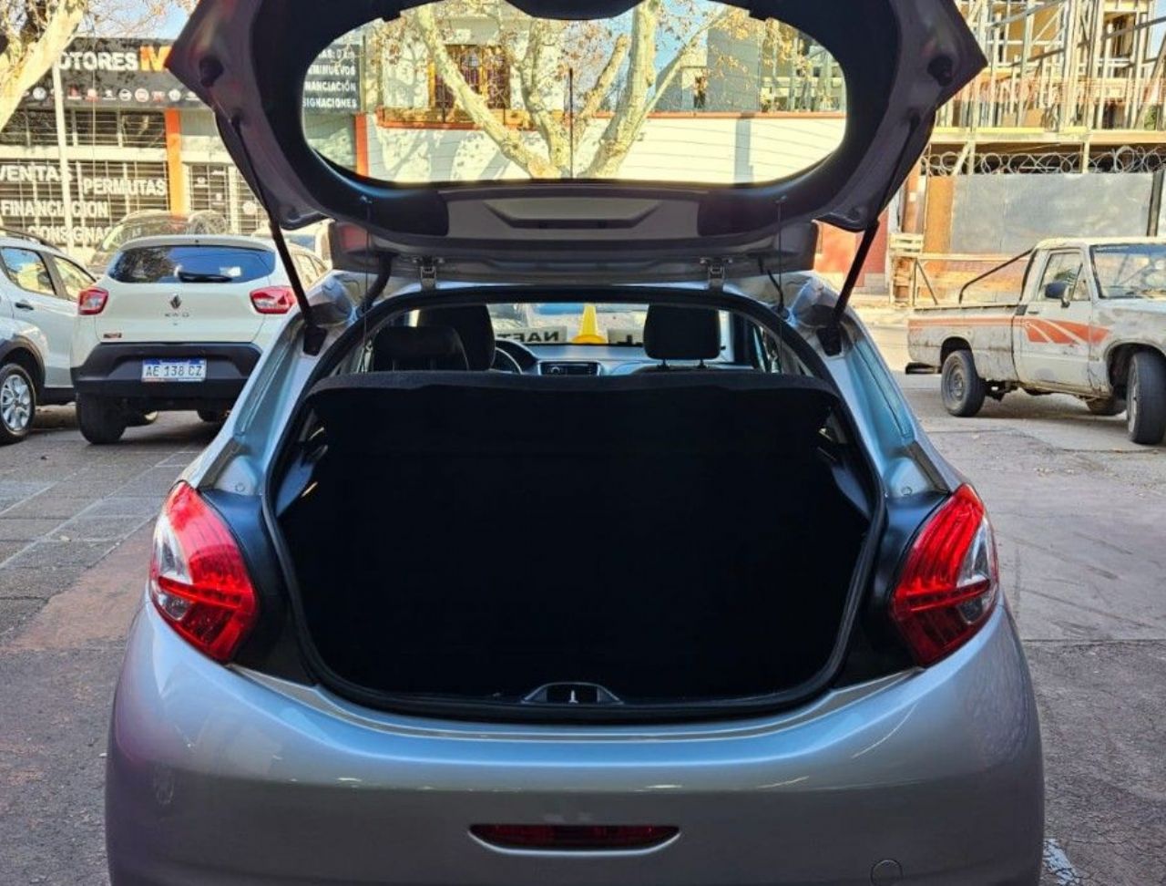 Peugeot 208 Usado en Mendoza, deRuedas