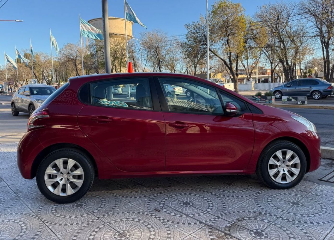 Peugeot 208 Usado Financiado en Mendoza, deRuedas