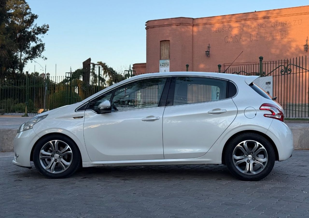 Peugeot 208 Usado en Mendoza, deRuedas
