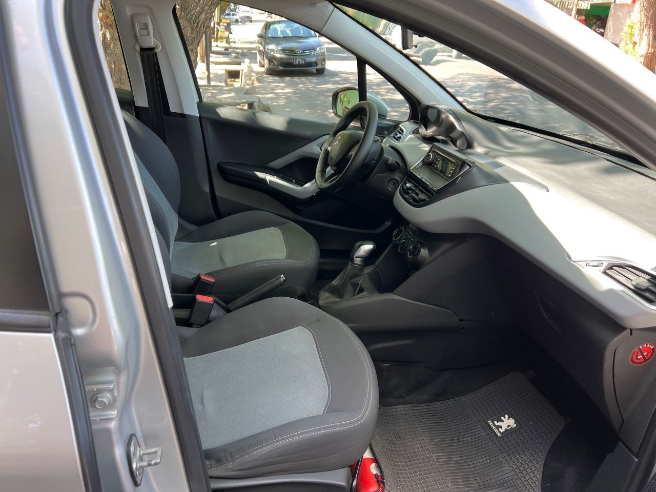 Peugeot 208 Usado Financiado en Mendoza, deRuedas