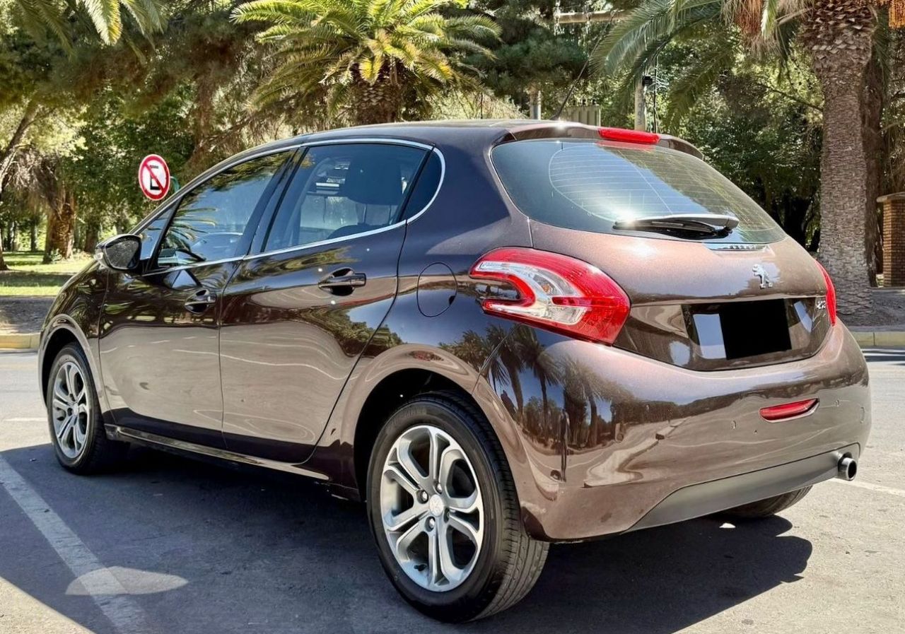 Peugeot 208 Usado Financiado en Mendoza, deRuedas