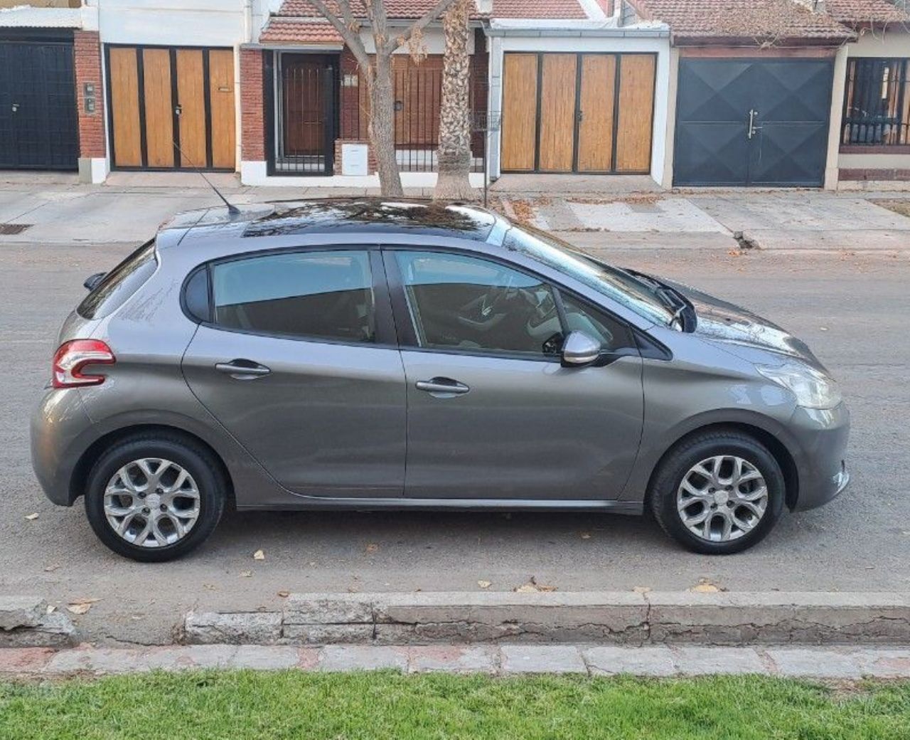 Peugeot 208 Usado en Mendoza, deRuedas