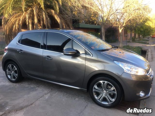 Peugeot 208 Usado en Mendoza, deRuedas