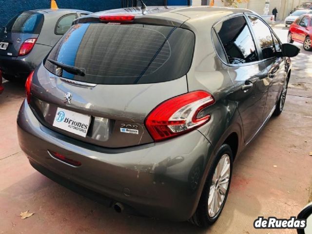 Peugeot 208 Usado en Mendoza, deRuedas