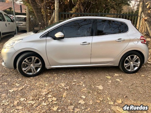 Peugeot 208 Usado en Mendoza, deRuedas