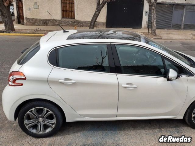 Peugeot 208 Usado en Mendoza, deRuedas